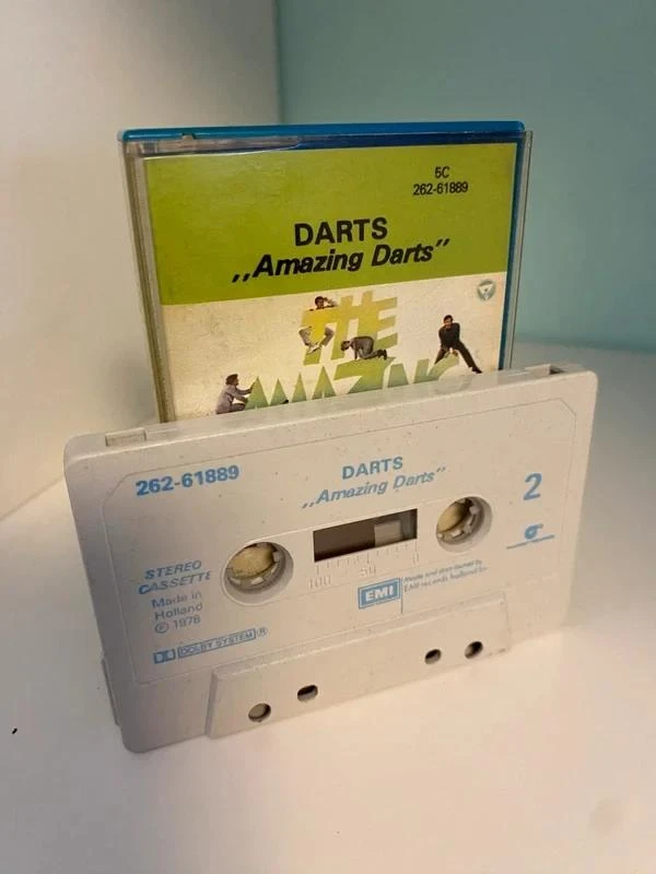🌂 Darts – The Amazing Darts – photo 3